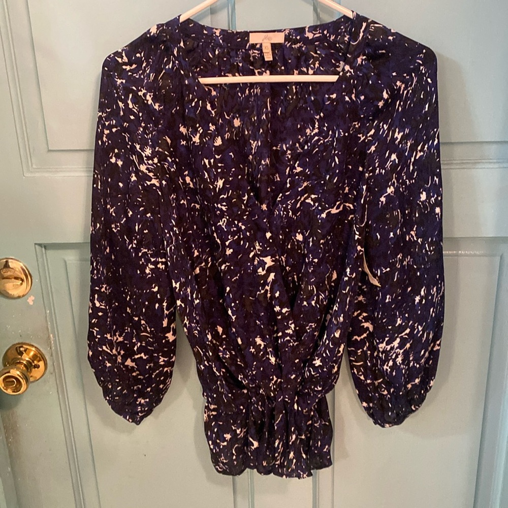 Joie long sleeve top in size X-S. Navy & white. # 3132